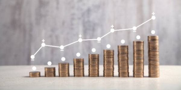 Monedas representando los tipos de interés