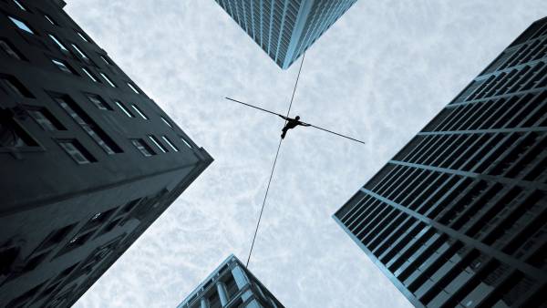 Conceptul de funambulism al asumării riscului și al provocării